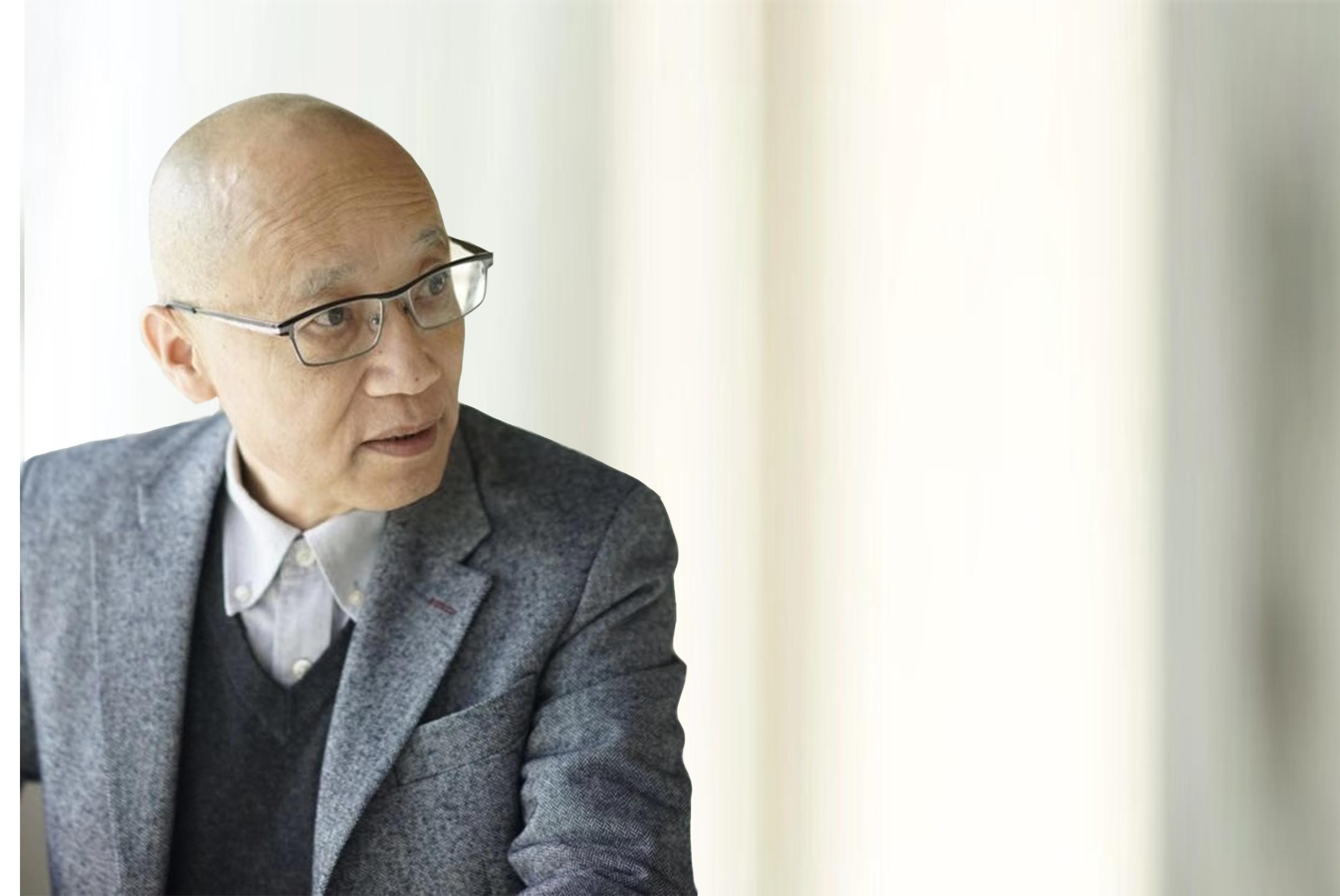 抱志南下育新芽“艺”心探寻创新路——访爱游戏·（公司)体育官网艺术设计学院原院长吴洪（爱游戏·（公司)体育官网报）